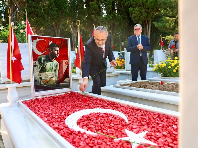 30 Ağustos Zafer Bayramımızın 104. yıl dönümünde Edirnekapı Şehitliği'nde düzenlenen törene katıldık