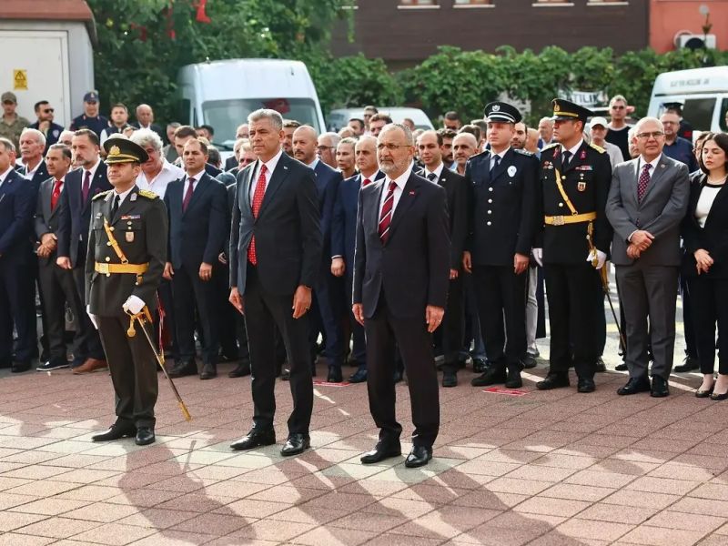 30 Ağustos Zafer Bayramı'nda, ilçe protokolümüzle birlikte çelenk sunma törenine katıldık